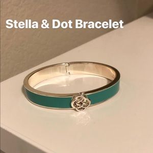 Stella & Dot Bangle